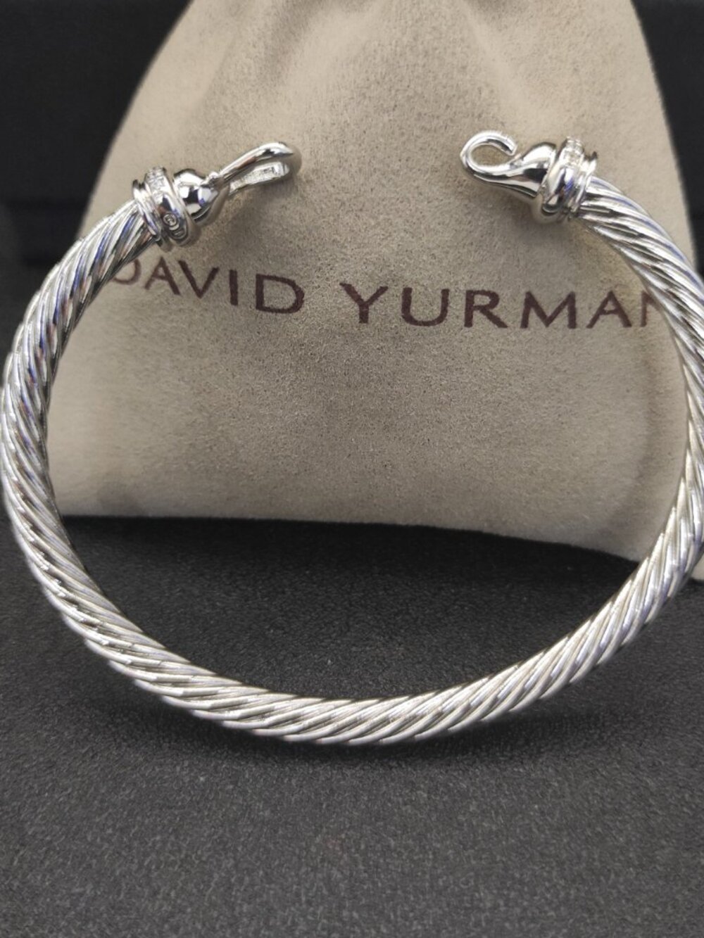 ♕David Yurman Silver rhinestone hook bracelet
